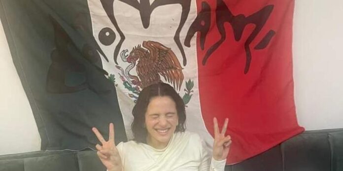 Tras su reciente evento en el Zócalo capitalino, 'la Rosalía' fue criticada por algunas personas en redes sociales por una bandera de México modificada