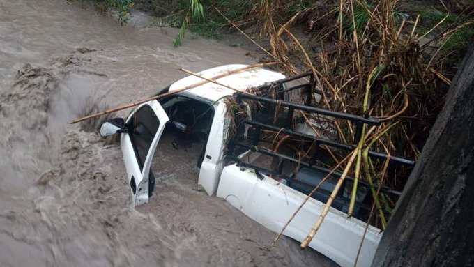 Las victimas trataron de cruzar el río Salado a bordo de una camioneta de tres toneladas, sin embargo, fueron arrastrados por el caudal.