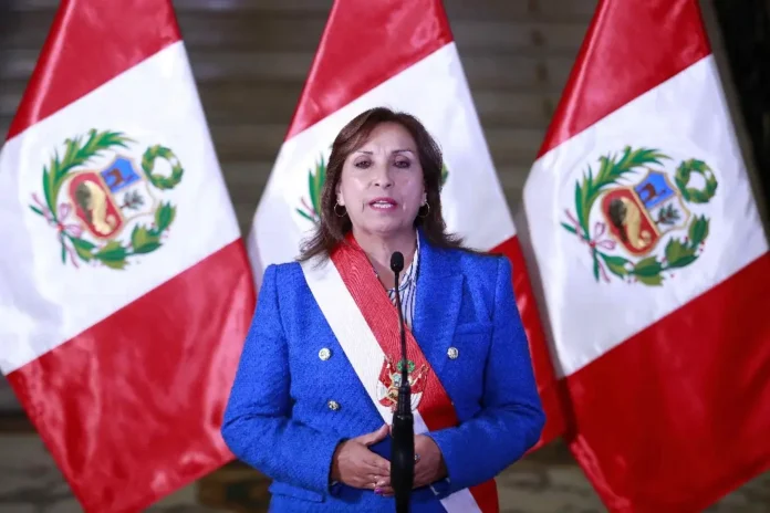La presidenta de Perú, Dina Boluarte, criticó a López Obrador después de que dijera que es ‘mucho pueblo de Perú para tan poco Gobierno’.