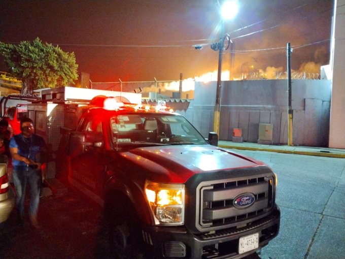 La noche de este martes 23 de mayo, se registró un fuerte incendio en la Refinería Lázaro Cárdenas ubicada en Minatitlán en el estado de Veracruz.