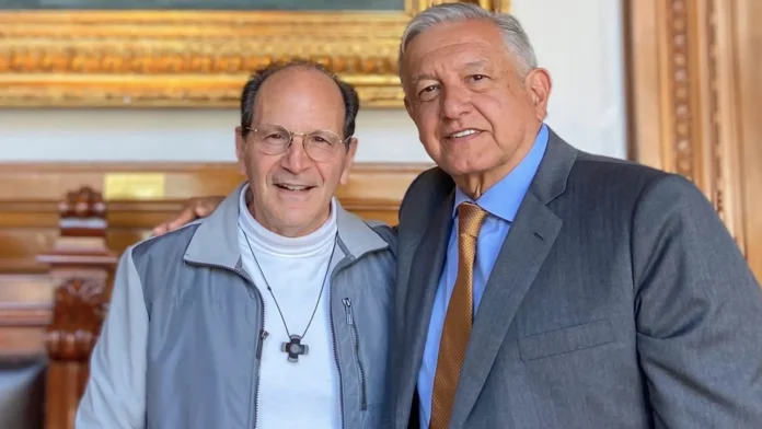 El sacerdote Alejandro Solalinde respaldó al presidente López Obrador, a quien calificó de profeta, y aseguró que trabajará a su lado como colaborador
