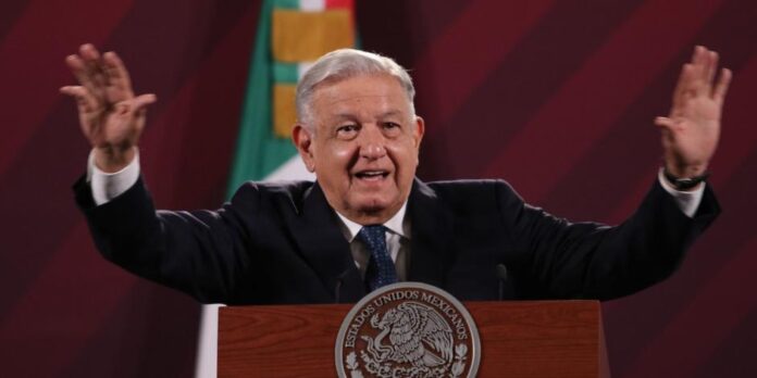Presidente López Obrador se pronunció sobre la reunión que sostuvo con “corcholatas” y gobernadores de la Cuarta Transformación; dijo que fue para “mantener la unidad”