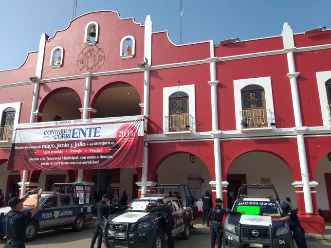 Demandan equipamiento para sus tareas, desde uniformes hasta patrullas, hasta ahora negadas por el edil, Rigoberto Chacón.