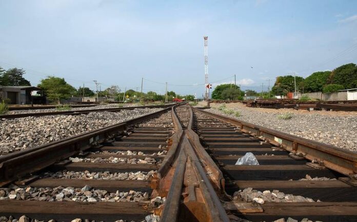 Comunidad zapoteca gana amparo contra parque industrial en tierra comunal.