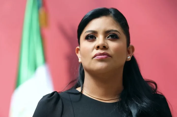 La edil vivirá temporalmente en el cuartel militar 28 Batallón de Infantería.