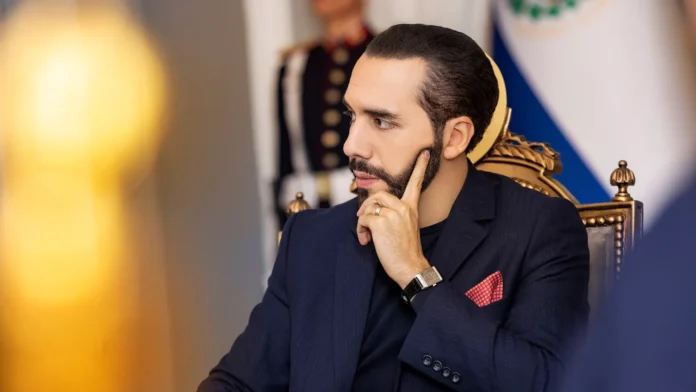 Nayib Bukele busca reelegirse como presidente de El Salvador, pese a que abogados sostienen que ello violaría la Constitución