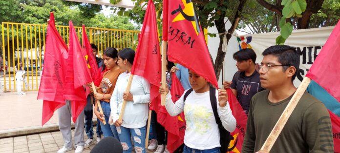 Protesta UJRM exige espacios en la Universidad y condonación de pagos